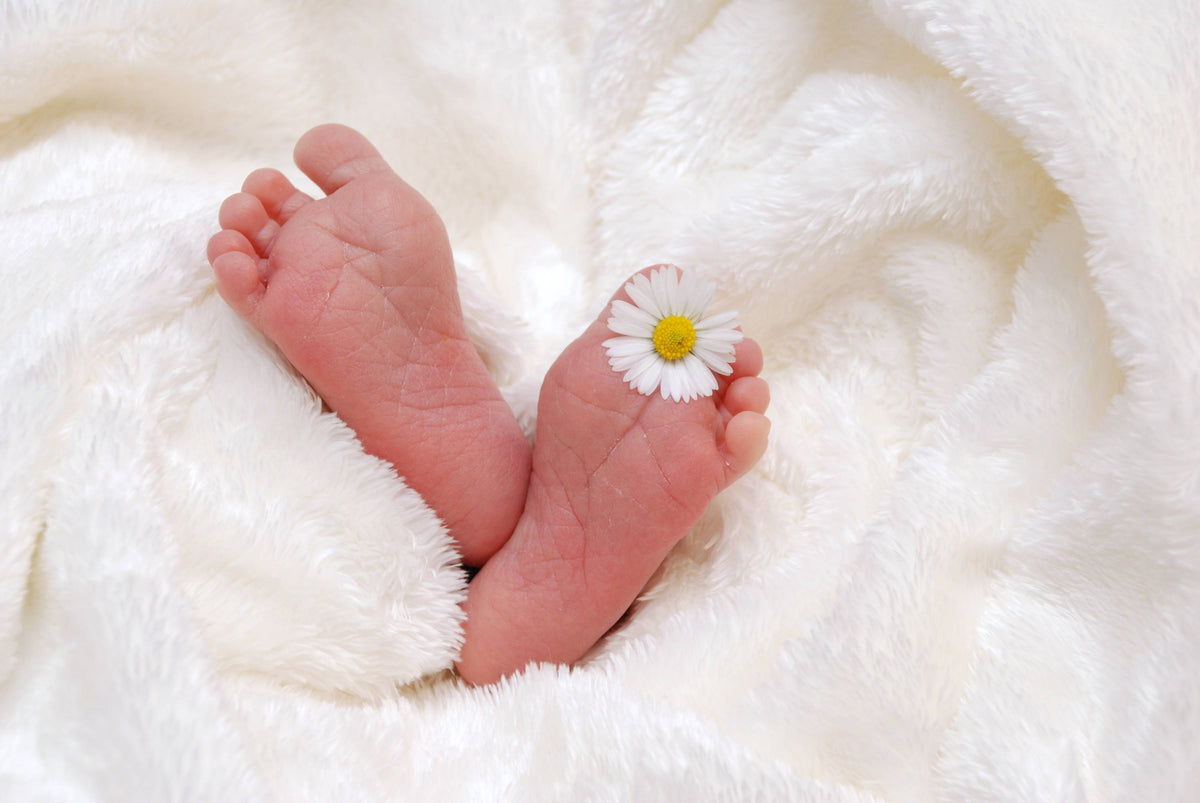 Swaddling: Pros and Cons, what the experts are saying