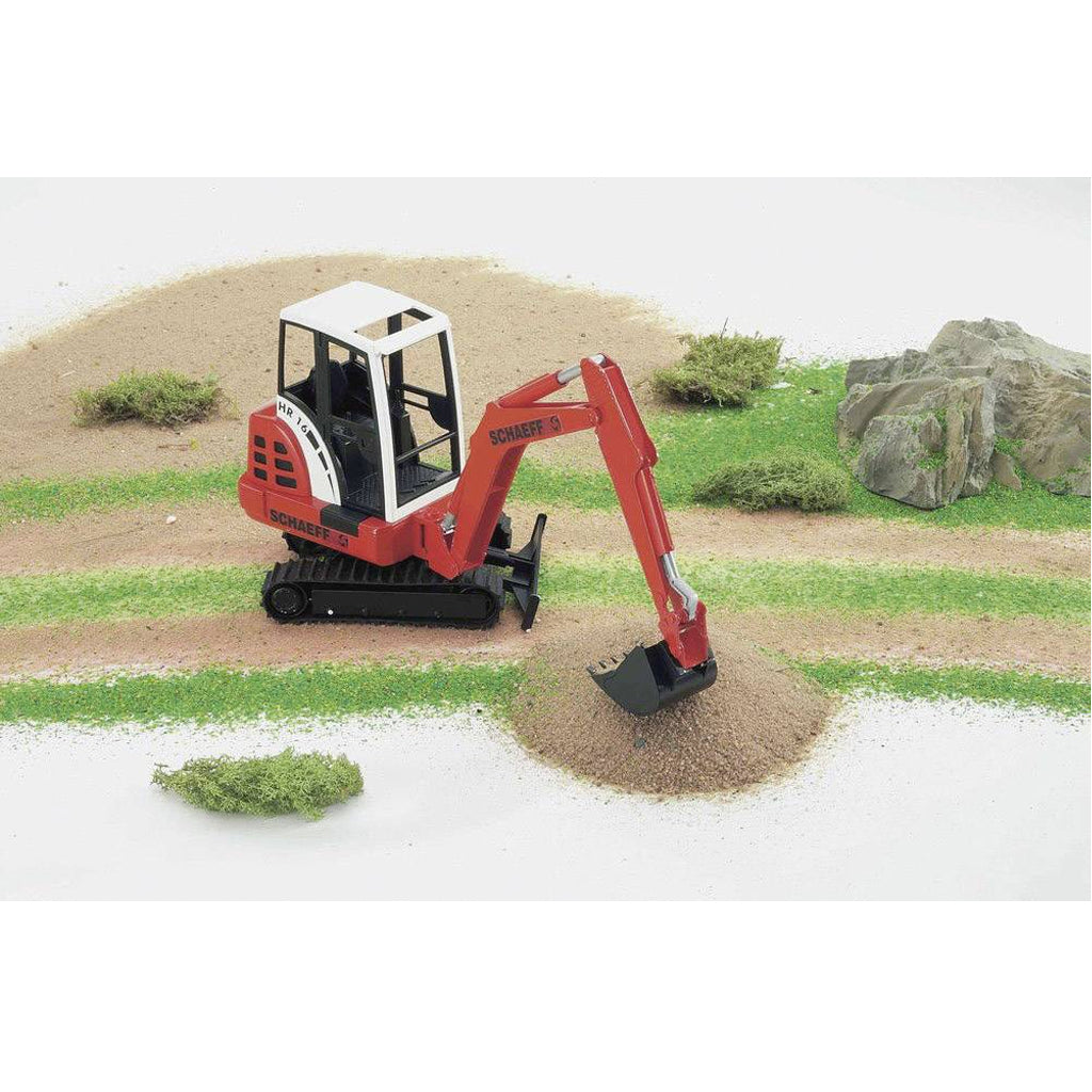 Bruder Fermec HR 16 Mini Digger