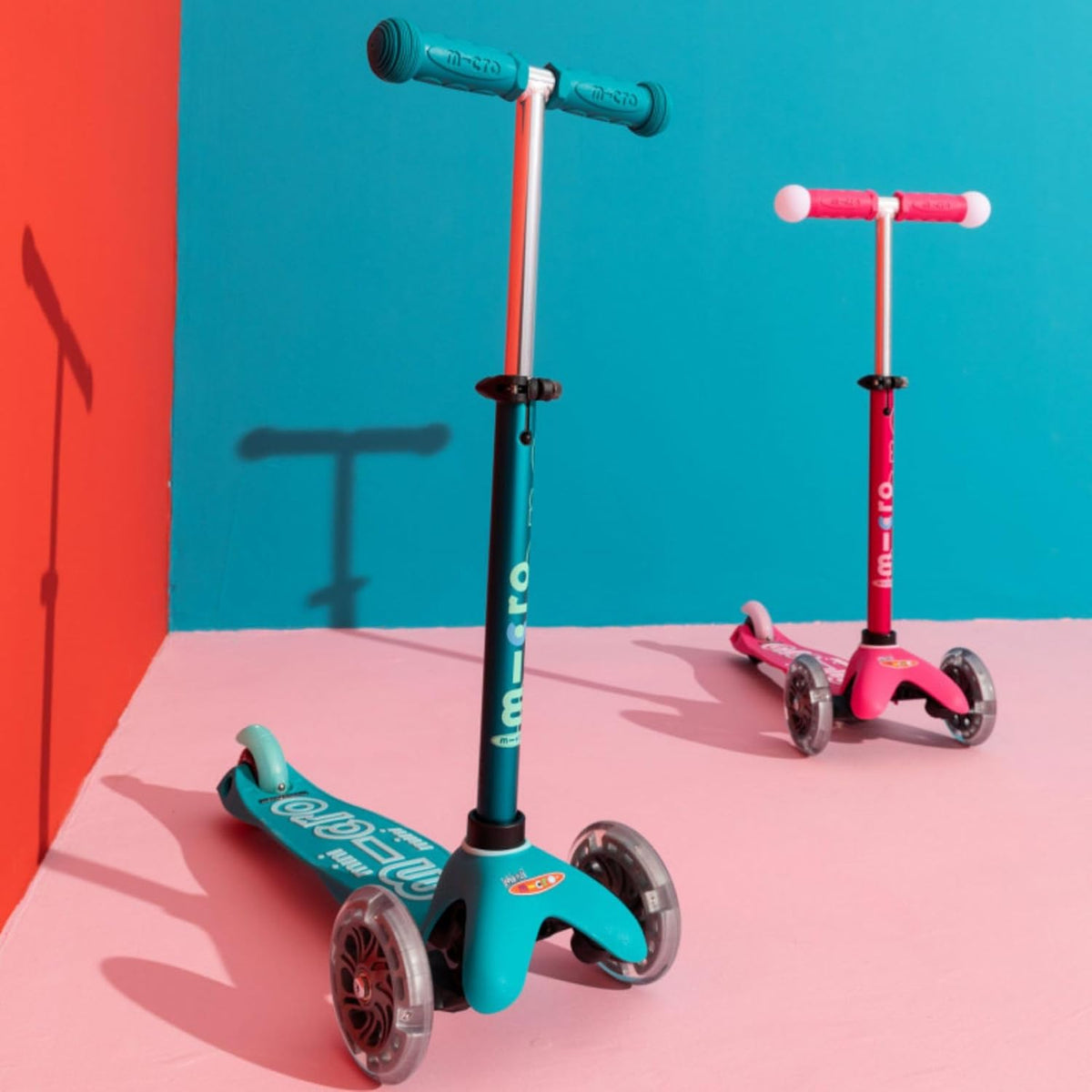 Micro Scooter Mini LED Handlebar with 3 Wheels