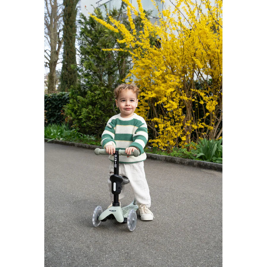 Micro Mini Scooter Deluxe Rock & Go LED