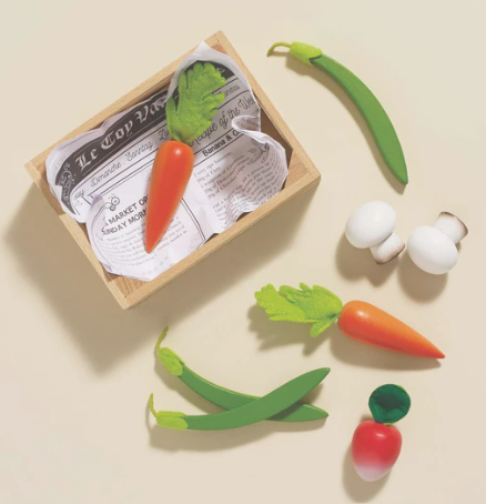 Le Toy Van Wooden Market Crate (Harvest Vegetables)