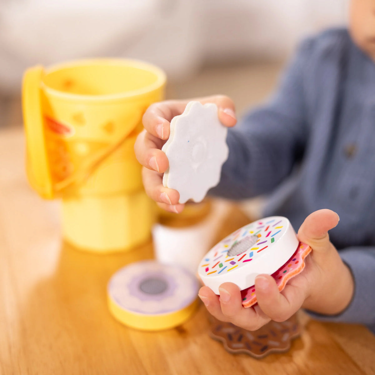 Melissa & Doug Play to Go Cake & Cookies Play Set