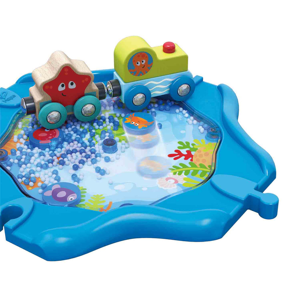 Hape Undersea Figure 8