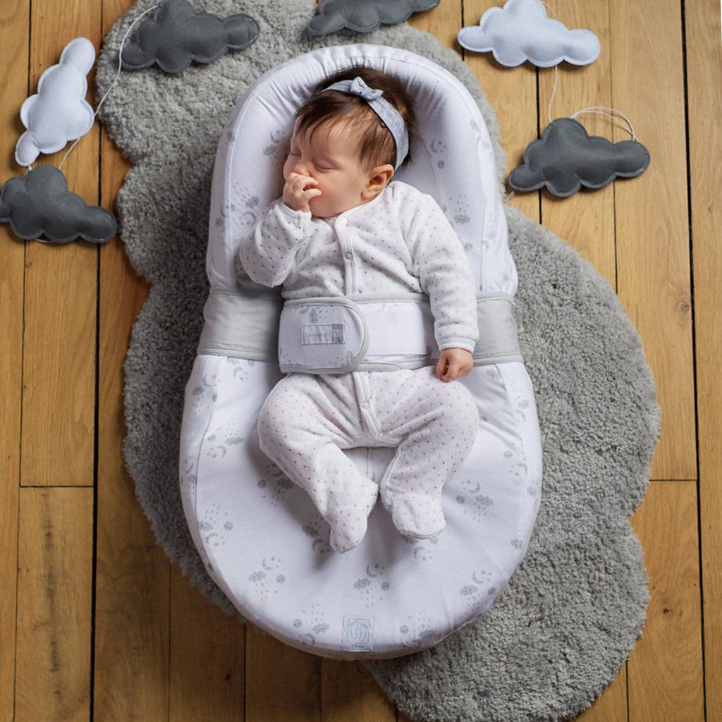 Red Castle Cocoonababy Nest with Fitted Sheet