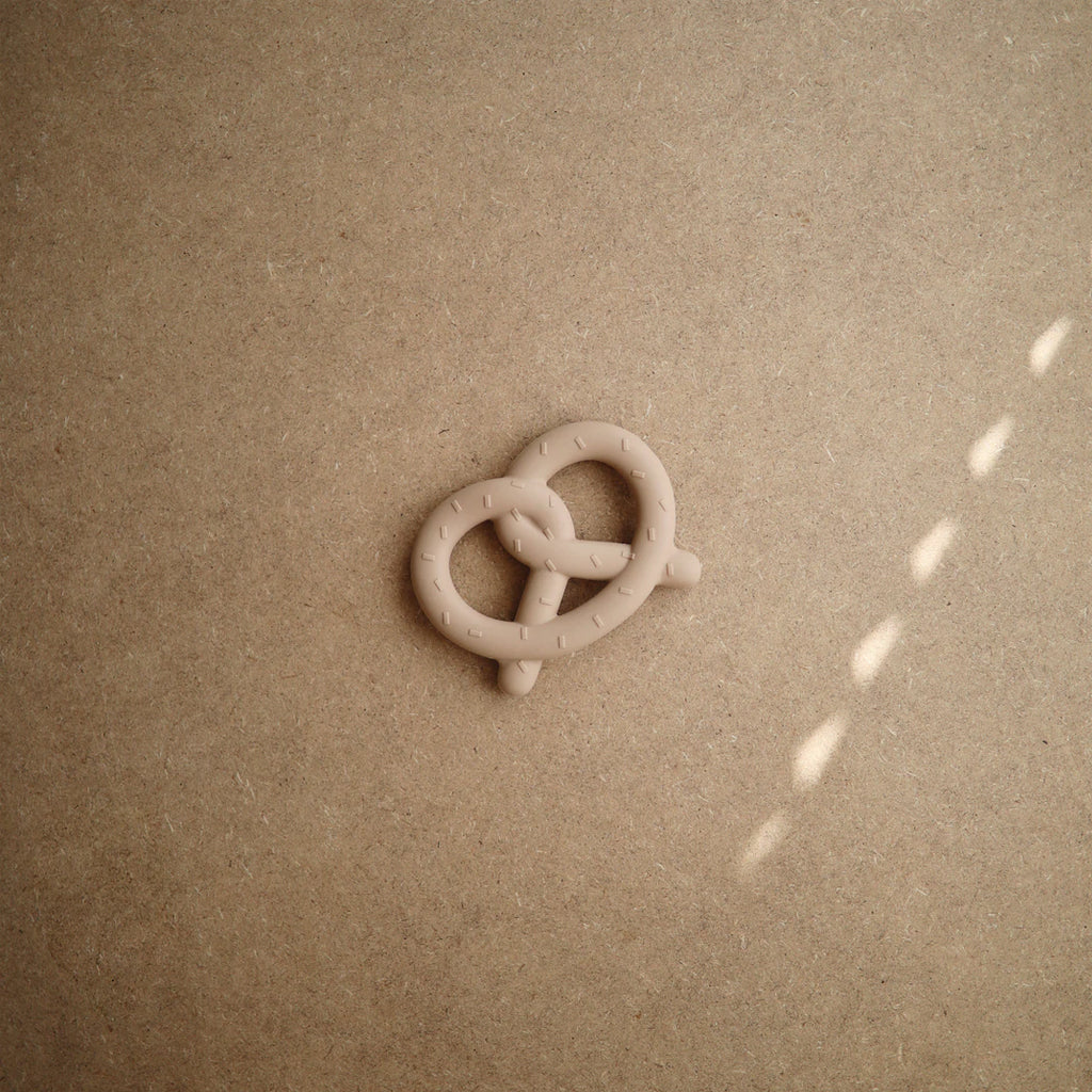 Mushie Pretzel Teether (Natural)